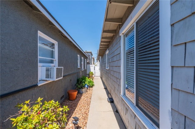 Detail Gallery Image 13 of 18 For 711 Goldenrod Ave, Corona Del Mar,  CA 92625 - 3 Beds | 1 Baths