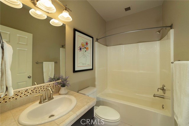 Detail Gallery Image 10 of 47 For 3350 Buckingham, Clovis,  CA 93619 - 4 Beds | 2/1 Baths