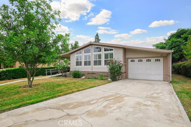 Detail Gallery Image 1 of 39 For 10105 Wrangler Way, Corona,  CA 92883 - 3 Beds | 2 Baths