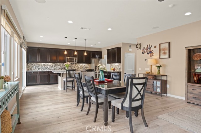 676 Whalen Way photo 6