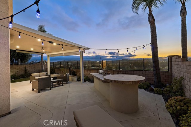 9 Durham Court, Laguna Niguel CA: https://media.crmls.org/medias/baedda24-2e28-4493-be3d-1adcb0607398.jpg