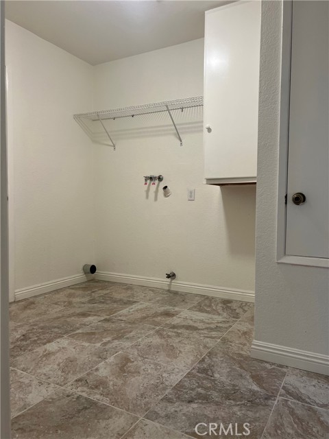 Detail Gallery Image 6 of 38 For 3025 E Avenue #1,  Palmdale,  CA 93550 - 3 Beds | 2 Baths