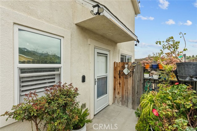 26120 Goldman Place, Saugus CA: https://media.crmls.org/medias/baee62a9-dc43-478f-bbcd-fa55e7f88ede.jpg
