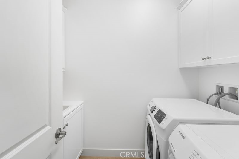 https://media.crmls.org/medias/baefe434-f478-47b0-84ae-484e41a3ddbe.jpg?preset=X-Large
