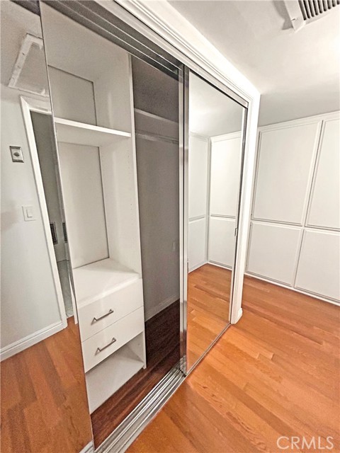 Detail Gallery Image 14 of 19 For 7949 Selma Ave, #2,  Los Angeles,  CA 90046 - 2 Beds | 2 Baths