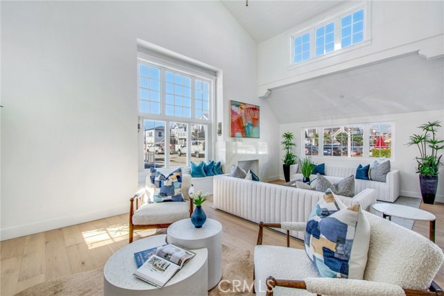 Detail Gallery Image 22 of 44 For 1103 Balboa Ave, Newport Beach,  CA 92662 - 4 Beds | 3/1 Baths