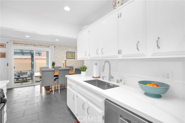 8381 E Hendrie Street, Long Beach CA: https://media.crmls.org/medias/baf10b3d-a3ad-4140-9d44-56e529d4c67d.jpg