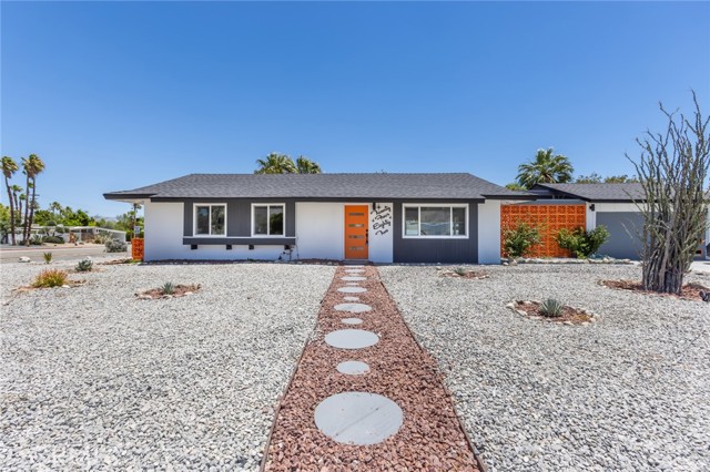 Detail Gallery Image 3 of 34 For 2482 N Avenida Caballeros, Palm Springs,  CA 92262 - 3 Beds | 2 Baths