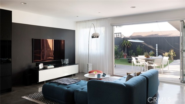 Detail Gallery Image 29 of 50 For 5473 E 4th, Long Beach,  CA 90814 - 3 Beds | 2/1 Baths