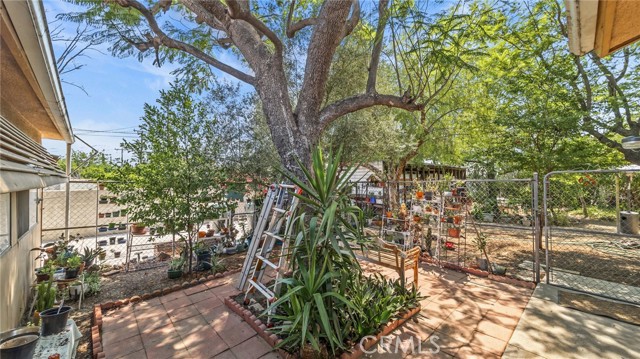 Detail Gallery Image 8 of 19 For 9130 Pinyon Ave, Fontana,  CA 92335 - 3 Beds | 2 Baths
