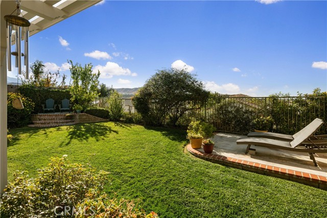 Detail Gallery Image 23 of 34 For 17942 Maplehurst Pl, Canyon Country,  CA 91387 - 3 Beds | 2/1 Baths