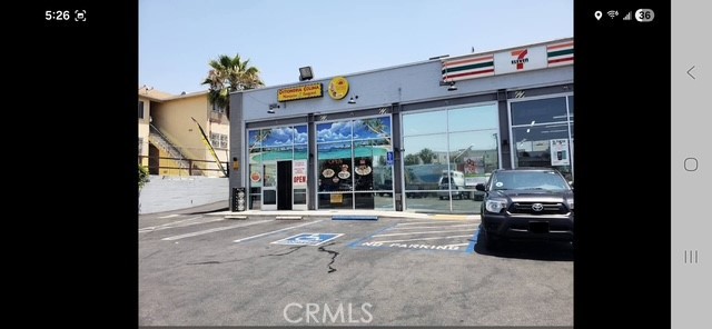 1465 3RD ST, Los Angeles CA: https://media.crmls.org/medias/baf32f8d-6dbd-4841-9f0f-345576380a51.jpg