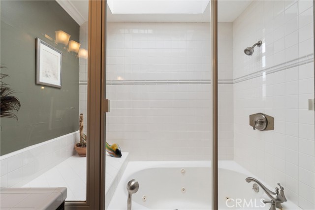 729 Longfellow Avenue, Hermosa Beach CA: https://media.crmls.org/medias/baf36f2f-397b-474b-9703-f99ee3ef03df.jpg