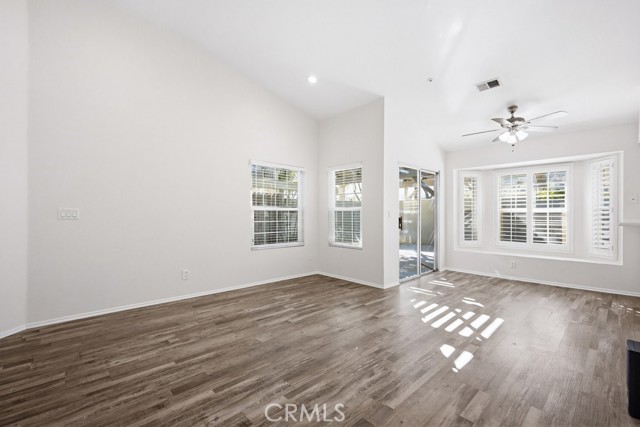 Detail Gallery Image 9 of 36 For 14477 El Contento, Fontana,  CA 92337 - 3 Beds | 2 Baths