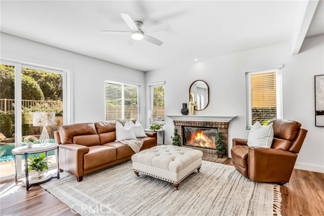 Image 11 of 52 For 32 Arrivo Drive