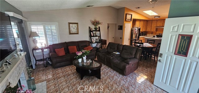 Detail Gallery Image 1 of 24 For 7858 Oleander Ave, Fontana,  CA 92336 - 3 Beds | 2 Baths
