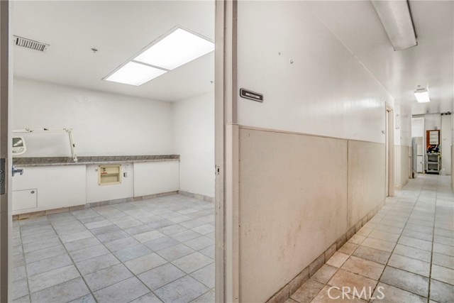 994 South La Brea Avenue, Inglewood, California 90301, ,Commercial Lease,For Rent,994 South La Brea Avenue,CRSB25022780