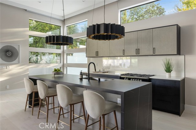 Detail Gallery Image 17 of 51 For 22020 Alizondo, Woodland Hills,  CA 91364 - 3 Beds | 3 Baths