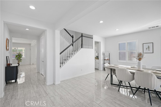 Detail Gallery Image 5 of 56 For 569 Overleaf, San Jacinto,  CA 92582 - 3 Beds | 4 Baths