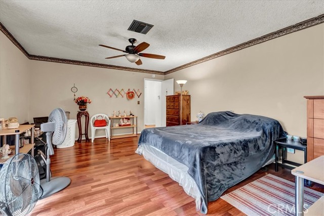 355 Kenwood Drive, Lemoore CA: https://media.crmls.org/medias/baf663b0-60fa-4663-beea-8c728c6d0bd7.jpg