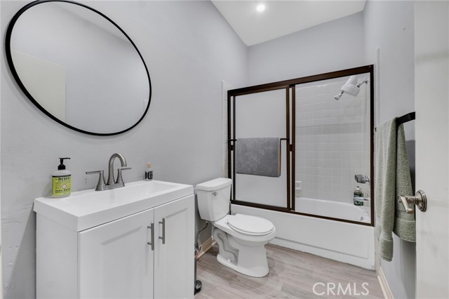 Detail Gallery Image 12 of 25 For 6323 Reseda Bld #14,  Tarzana,  CA 91335 - 2 Beds | 3 Baths