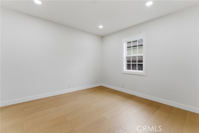 Detail Gallery Image 23 of 42 For 2010 Golden, Long Beach,  CA 90806 - 3 Beds | 2 Baths