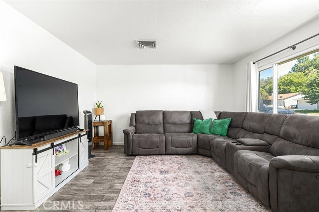 2685 Forestview Drive, Oroville CA: https://media.crmls.org/medias/baf7d6d5-3dcd-44b8-8df0-6963dcb1230e.jpg