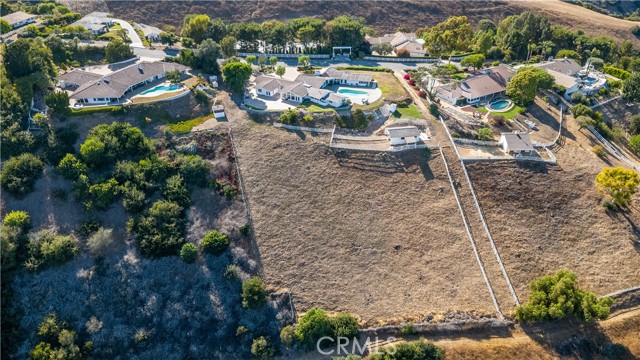 13 Buggy Whip Drive, Rolling Hills CA: https://media.crmls.org/medias/baf80d7f-7830-416b-a06f-2d80d40219e1.jpg