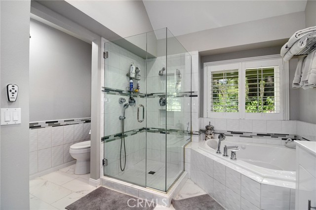 Detail Gallery Image 24 of 33 For 20950 Oxnard St #11,  Woodland Hills,  CA 91367 - 3 Beds | 2/1 Baths