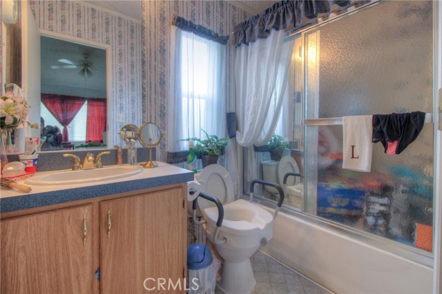 Detail Gallery Image 12 of 16 For 138 E Balboa Ln #138,  Tustin,  CA 92780 - 2 Beds | 2 Baths