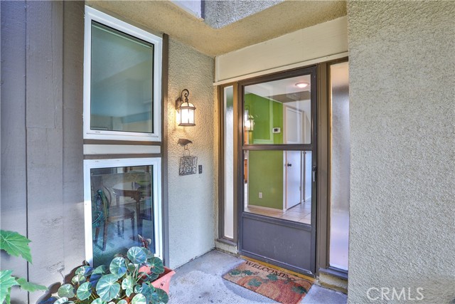 Detail Gallery Image 4 of 40 For 672 Greendale Ln, Pomona,  CA 91767 - 4 Beds | 2/1 Baths