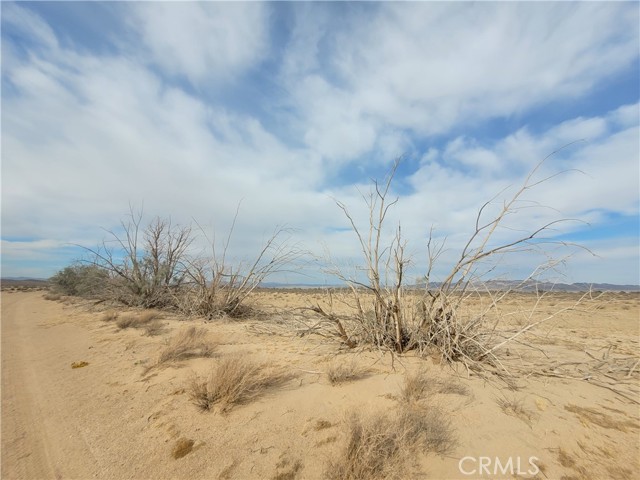 Detail Gallery Image 7 of 14 For 0 Camelot Rd, Yermo,  CA 92398 - – Beds | – Baths