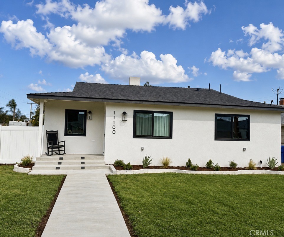 11100 Greenlawn