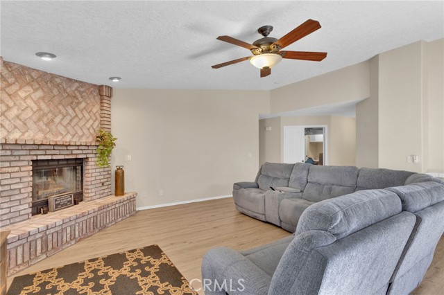 Detail Gallery Image 11 of 46 For 12790 Amberwood, Victorville,  CA 92395 - 3 Beds | 2 Baths