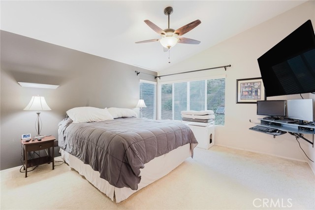 20019 Franks Way, Saugus CA: https://media.crmls.org/medias/bafd565e-e33d-4184-b8d7-49f288a1bcad.jpg