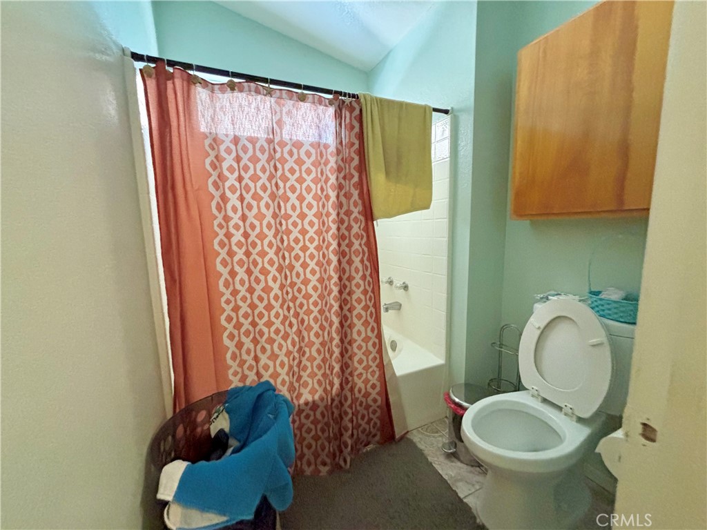 https://media.crmls.org/medias/bafe1f71-acce-448b-859c-43c59803bae0.jpg?preset=X-Large