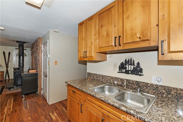 Detail Gallery Image 11 of 32 For 43114 Encino, Big Bear Lake,  CA 92315 - 2 Beds | 2 Baths