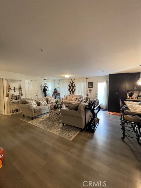 Detail Gallery Image 7 of 15 For 110 Main, Piru,  CA 93040 - 3 Beds | 3 Baths