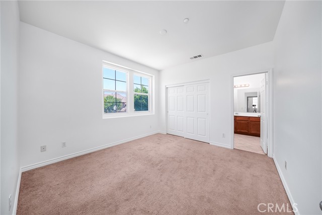 5662 Galasso Avenue, Fontana CA: https://media.crmls.org/medias/bafee623-ba45-41e7-bdb0-03afb66e118a.jpg