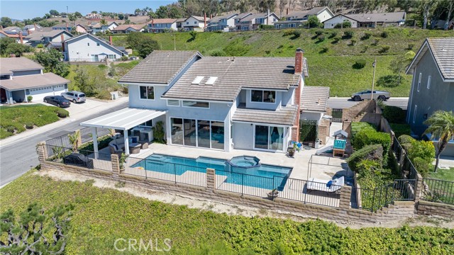 6691 E Smokewood Circle, Anaheim CA: https://media.crmls.org/medias/baff36cc-6e29-4deb-8bd5-77918474e270.jpg