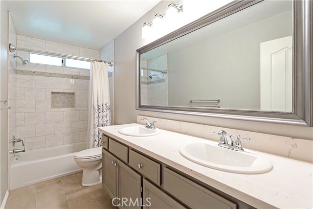 Detail Gallery Image 28 of 38 For 29347 Canyon Rim Pl, Canyon Country,  CA 91387 - 6 Beds | 3 Baths