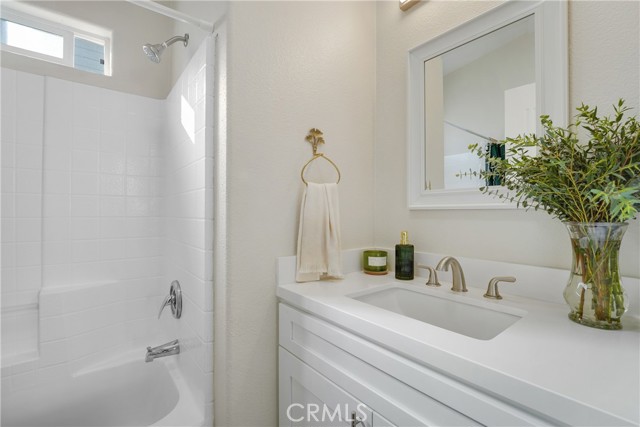 Detail Gallery Image 13 of 25 For 8250 Lankershim Bld #122,  North Hollywood,  CA 91605 - 2 Beds | 2 Baths