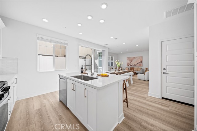 4253 S Heather Privado, Ontario CA: https://media.crmls.org/medias/bb001eab-83b7-42c7-ba5e-d8d05b949573.jpg