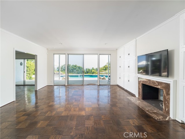 20193 Adele Drive, Woodland Hills CA: https://media.crmls.org/medias/bb002250-e050-4133-acd5-4f696159d1be.jpg