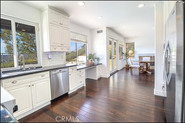 Detail Gallery Image 13 of 28 For 39 Merlin Ave, Aliso Viejo,  CA 92656 - 4 Beds | 2/1 Baths