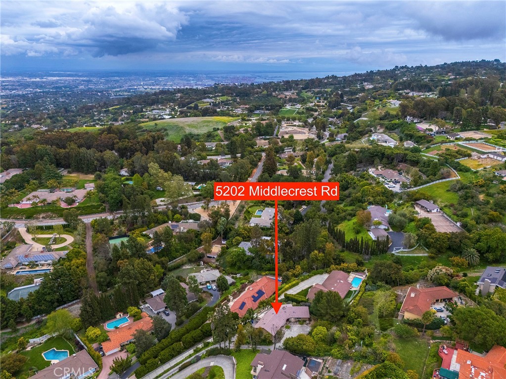 https://media.crmls.org/medias/bb00eeef-7b70-4012-ab1b-413bb881d9f7.jpg?preset=X-Large