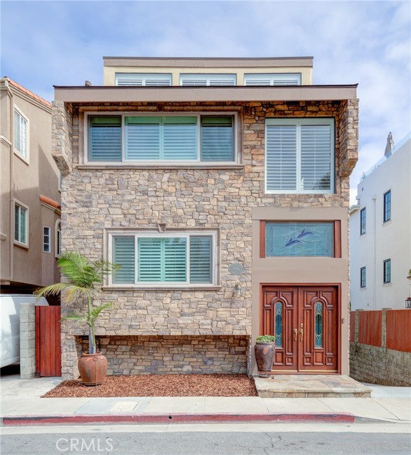 1106 Loma Drive, Hermosa Beach, California 90254, 3 Bedrooms Bedrooms, ,2 BathroomsBathrooms,Residential,Sold,Loma,SB21244307