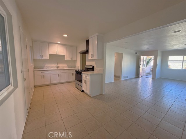 Detail Gallery Image 6 of 14 For 4226 La Rica Ave, Baldwin Park,  CA 91706 - 4 Beds | 1/1 Baths