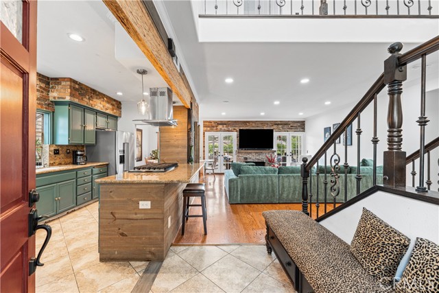 Detail Gallery Image 7 of 44 For 28314 Easton Ln, Saugus,  CA 91350 - 6 Beds | 3 Baths