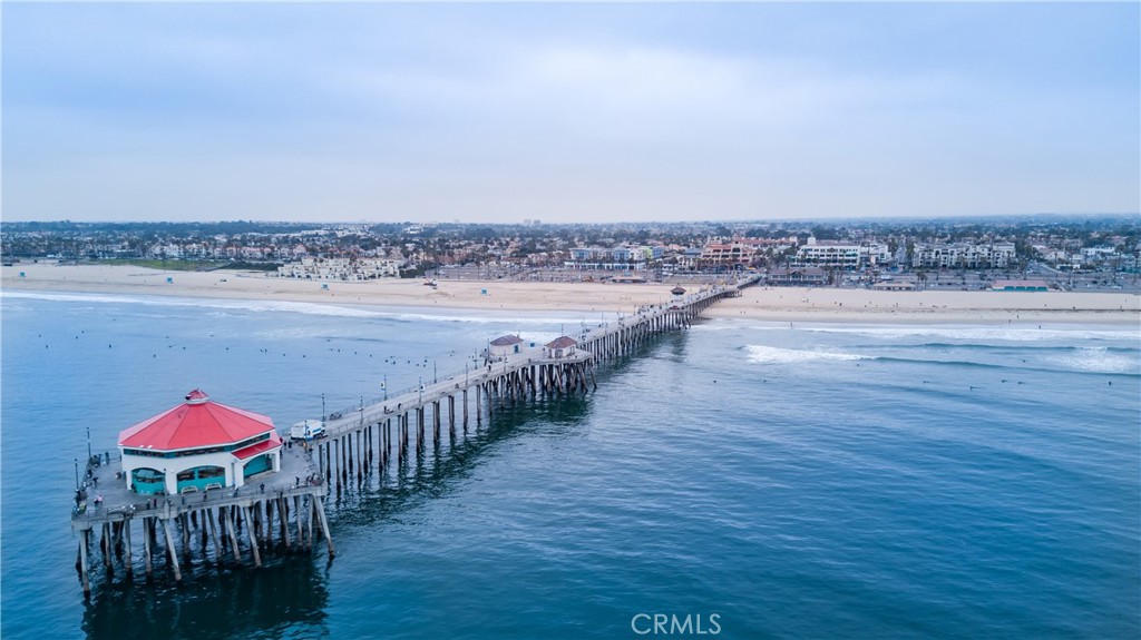 https://media.crmls.org/medias/bb0415af-c7b7-429c-9c40-6f79a4caee2a.jpg?preset=X-Large